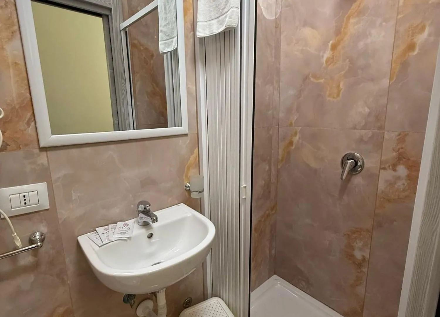 Valentino House Mattonelle Apartment Naples Italy