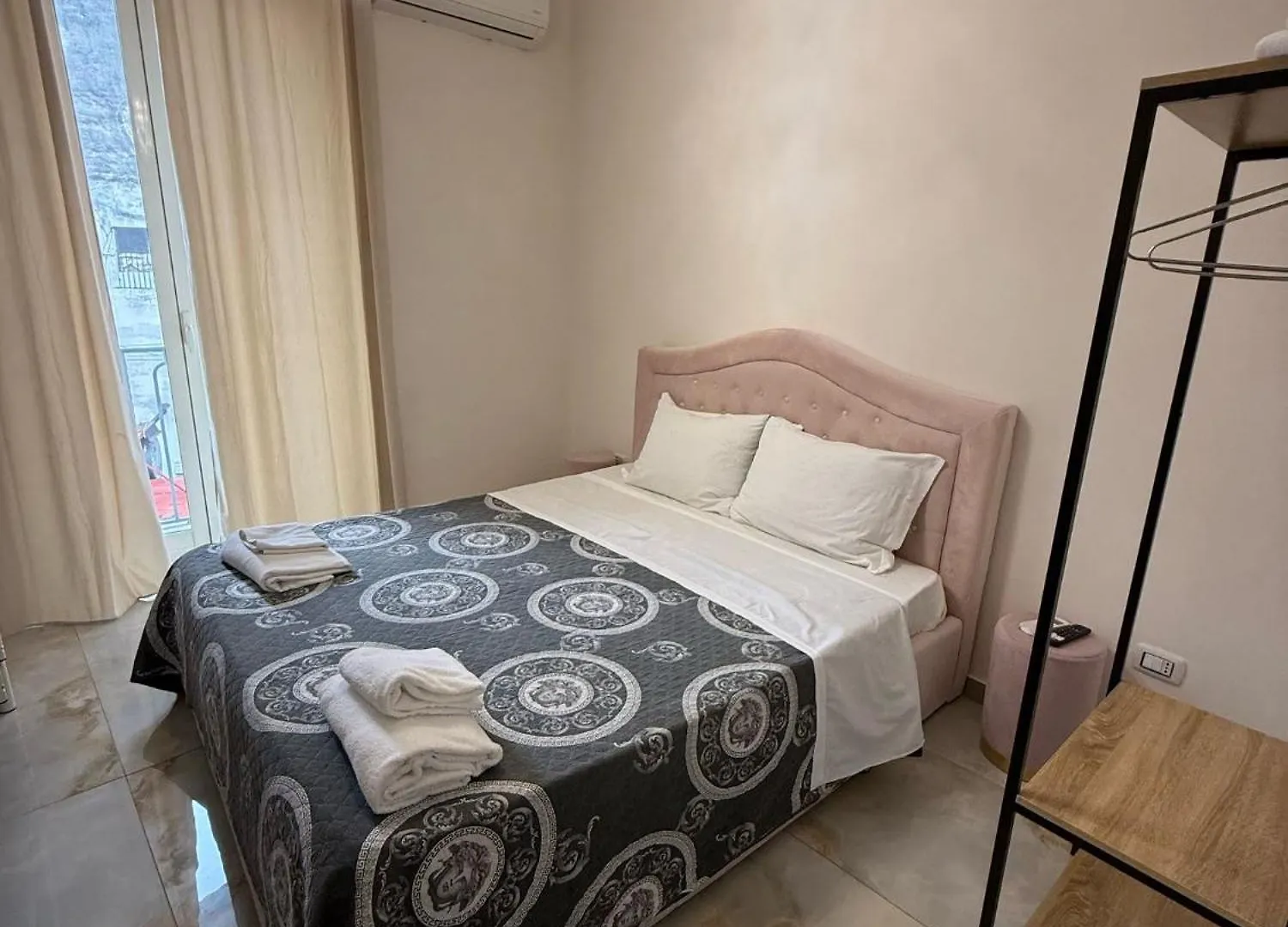 Апартаменты Valentino House Mattonelle Неаполь
