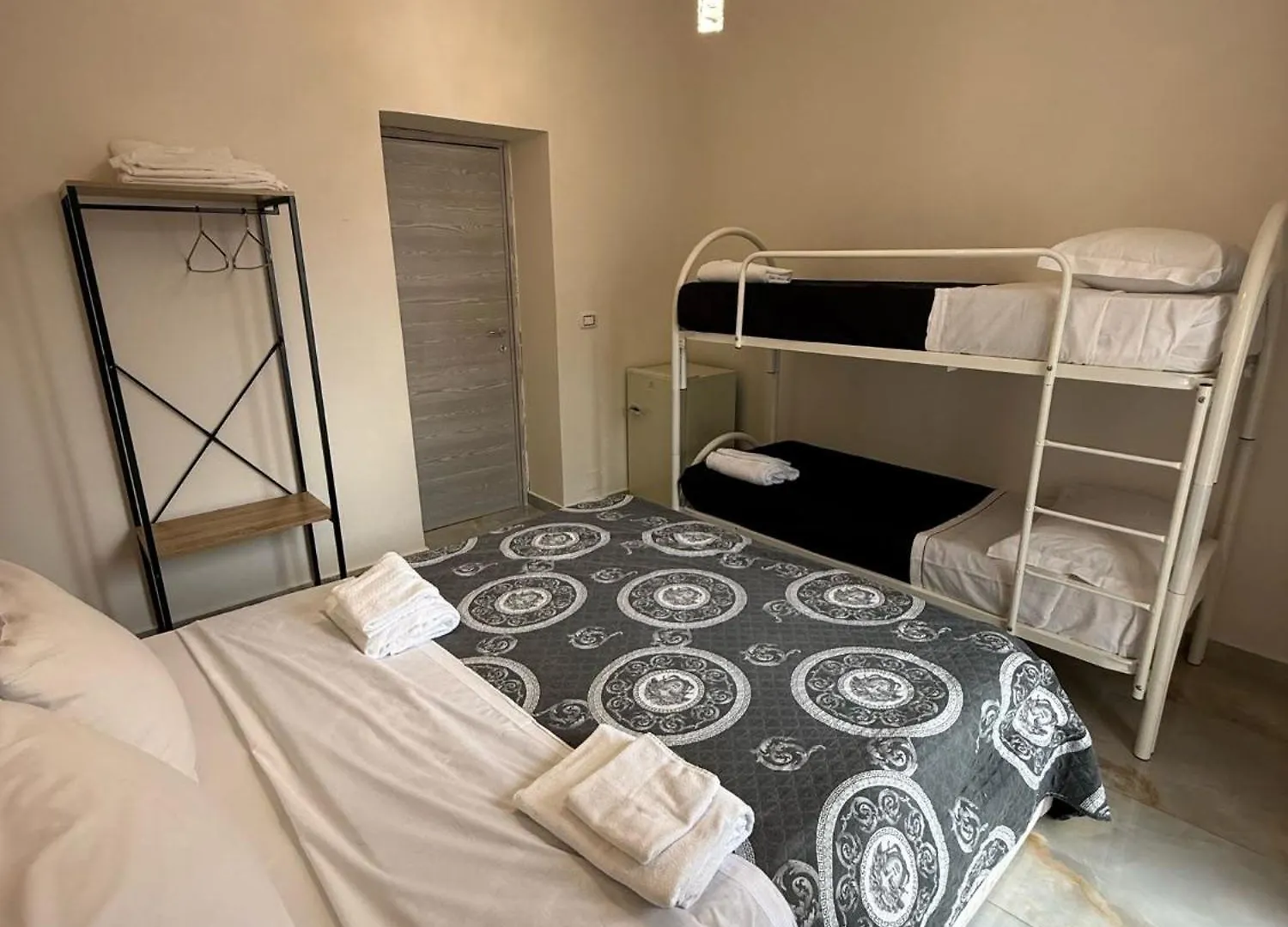 Valentino House Mattonelle Apartment Naples Italy