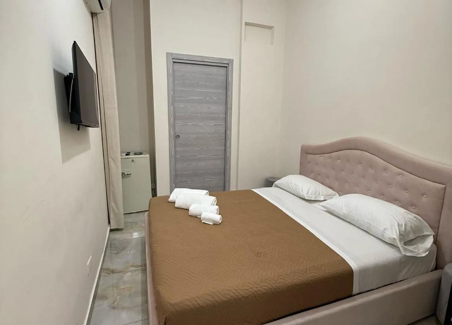 Valentino House Mattonelle Apartment Naples