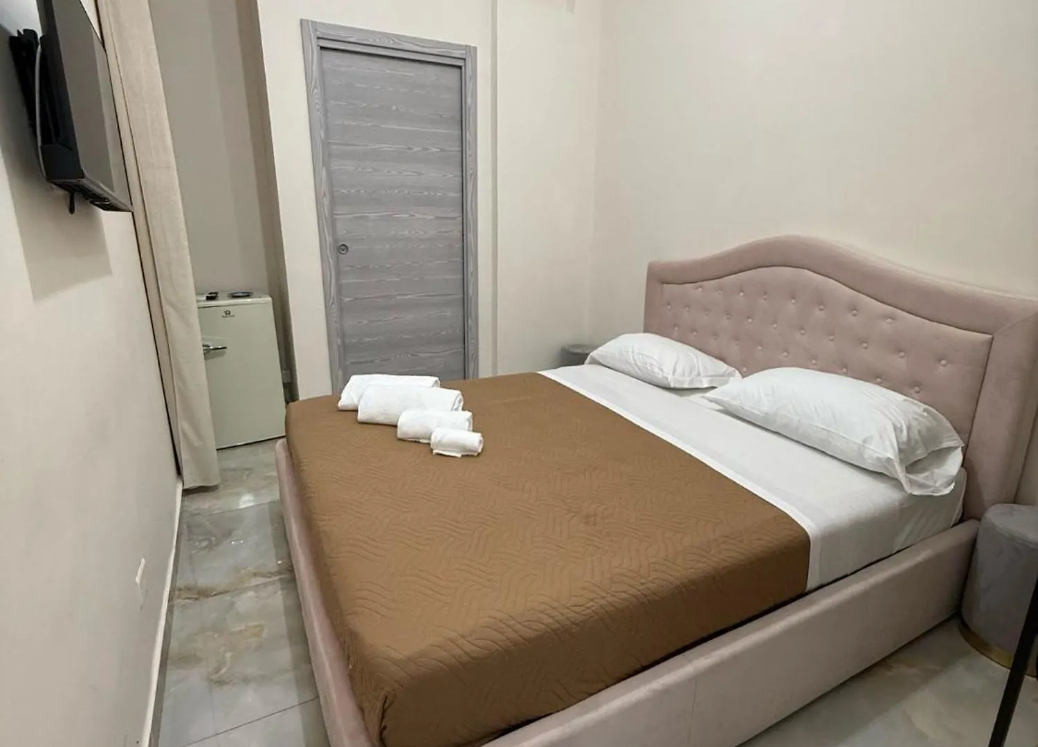 Valentino House Mattonelle Apartment Naples